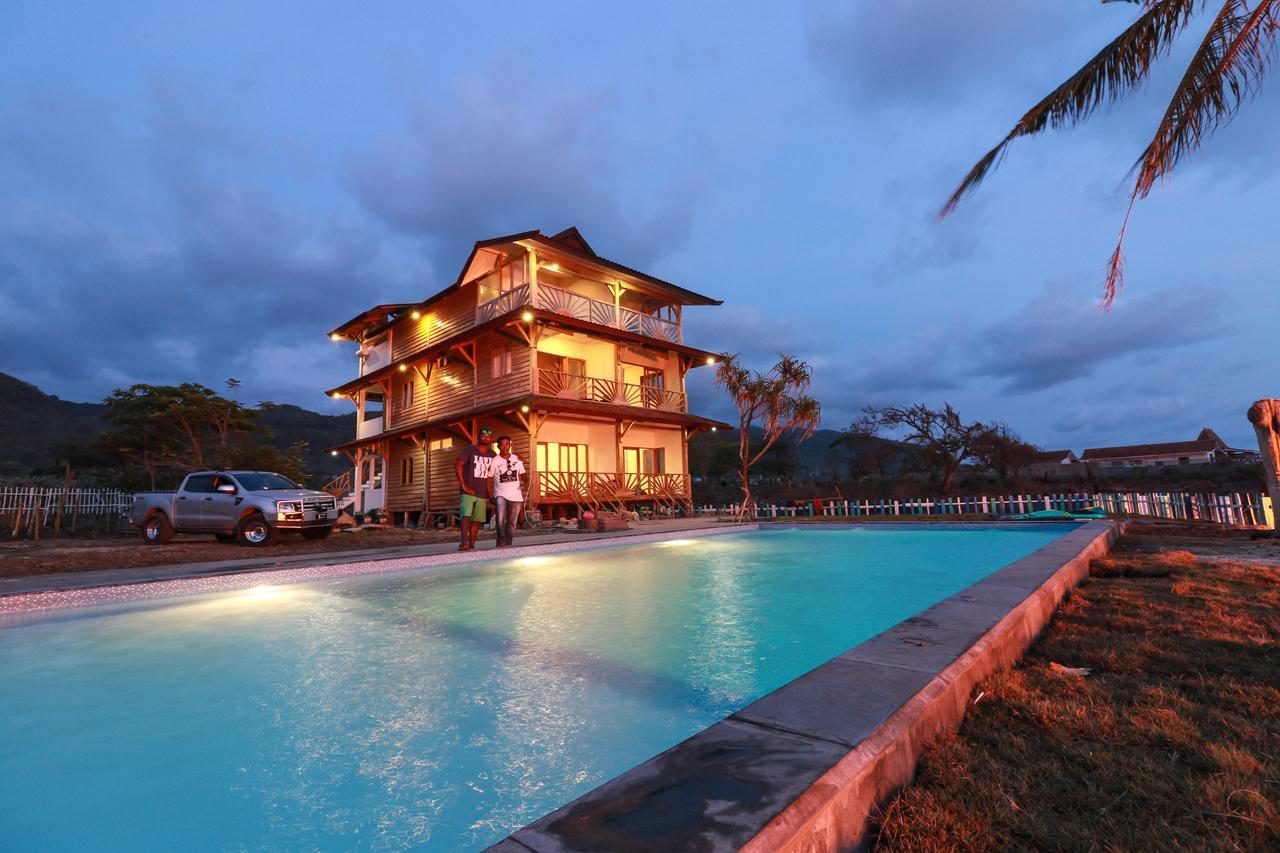 Готель The Tree House Sumbawa Huu Екстер'єр фото